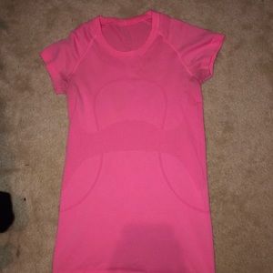 ★★ LULU LEMON SHIRT ★★